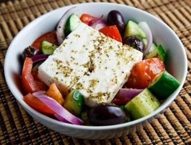 Σε ποιο μέρος της Ελλάδας έφτιαξαν για πρώτη φορά χωριάτικη σαλάτα